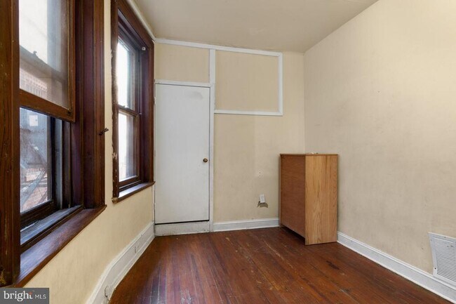 Building Photo - 5147 Hazel Ave