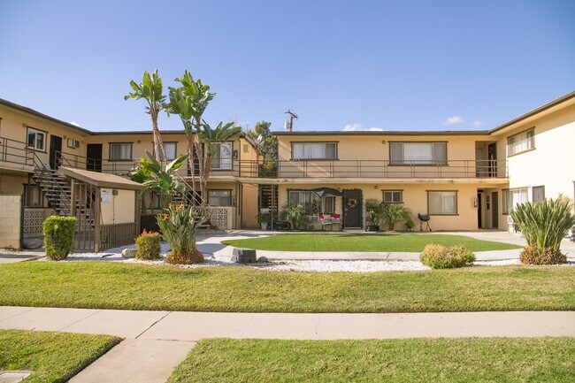 Building Photo - Covina Stewart Apts