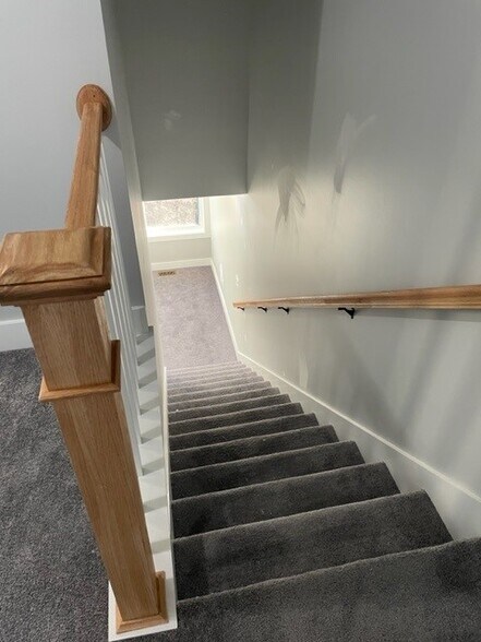 Building Photo - 32 Main St