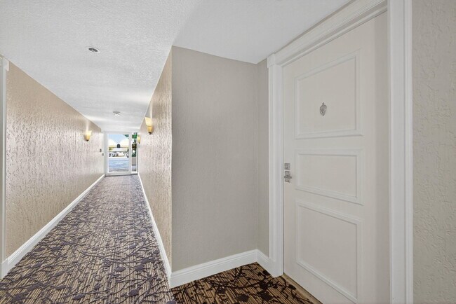 Building Photo - 4200 N Ocean Dr