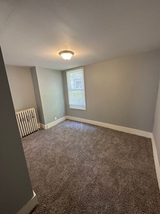 Building Photo - 203 S Glenwood Ave