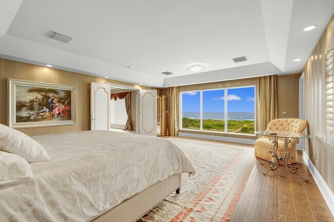 Building Photo - 477 S Beach Rd