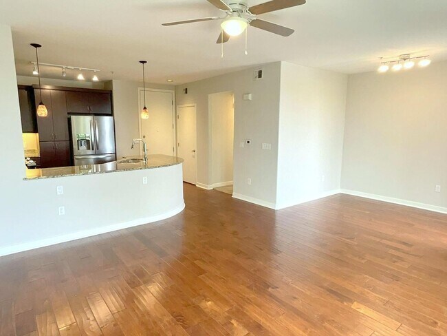 Building Photo - Great Corner Condo ! Lots Of Light ! Elan ...