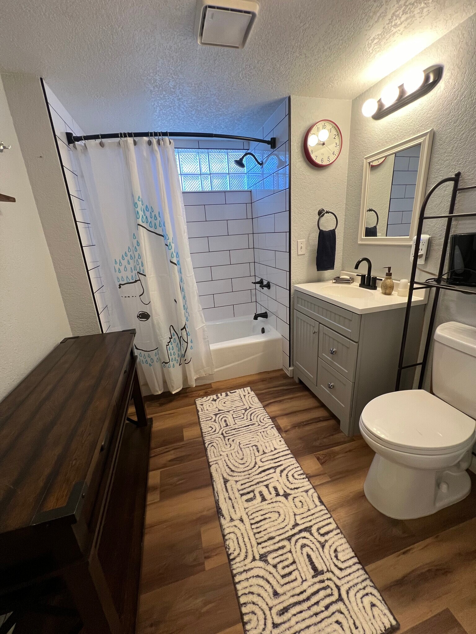 Building Photo - 616 W Mulberry St