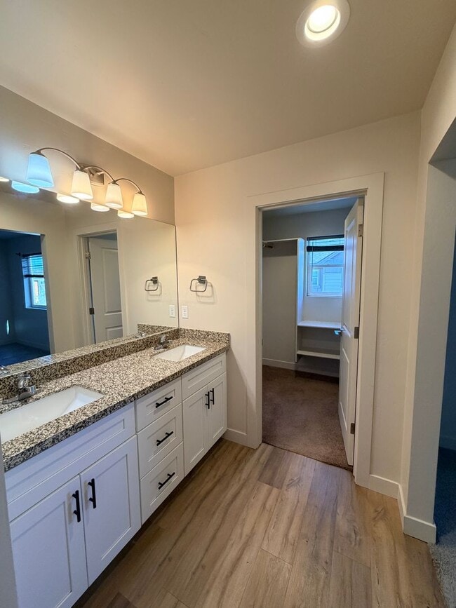 Building Photo - 12263 Solid Rock Dr
