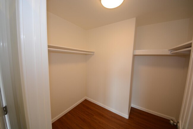Building Photo - 4494 Sierra Dr