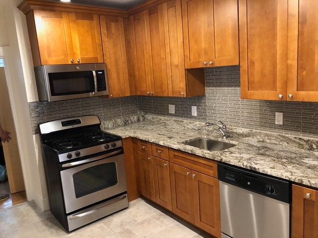 Primary Photo - 73 Gore St