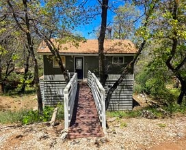 Building Photo - Modern 2 Bed / 2 Bath Near Bear Mountain Ski Resort & Golf Course