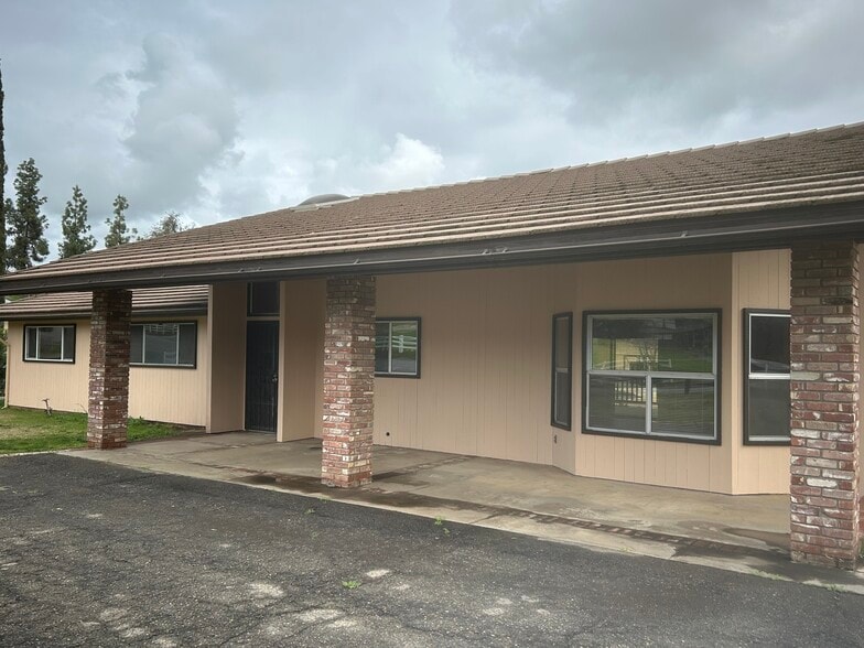 Building Photo - 16280 Cattle Dr