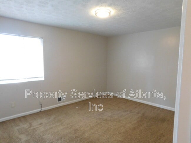 Building Photo - 8079 Kendrick Rd