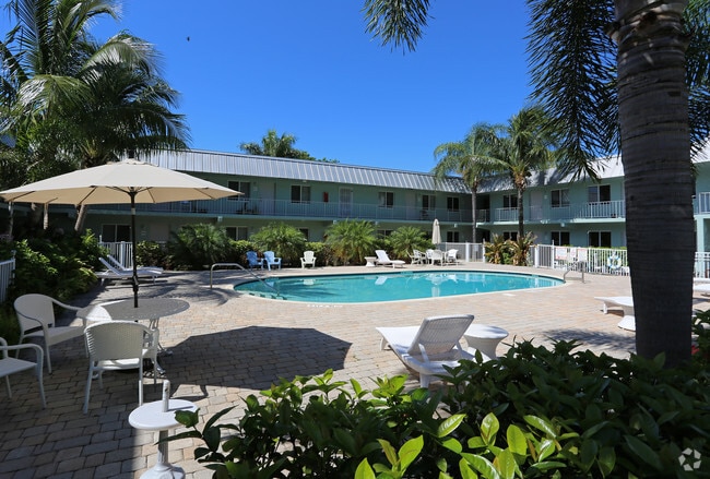 Building Photo - Poinsettia Landings