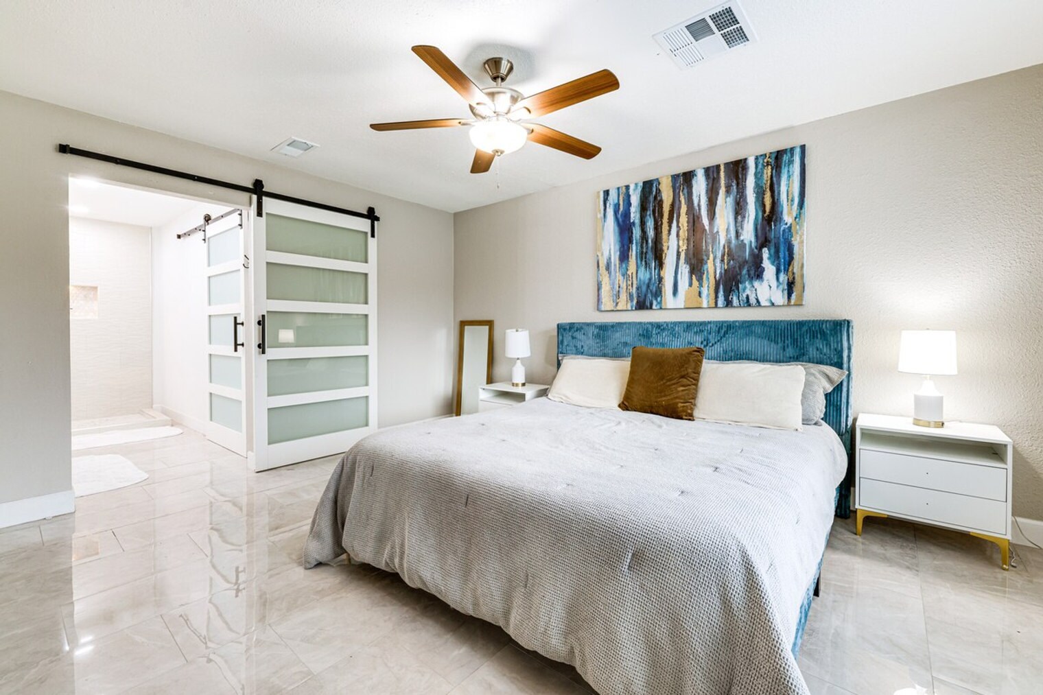 Building Photo - 903 W Harvard Dr