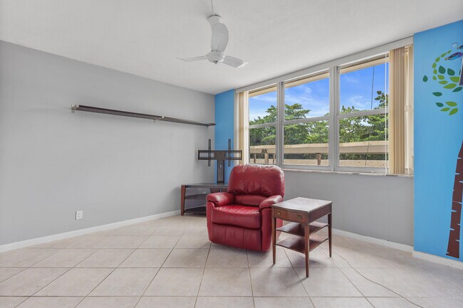 Building Photo - 2121 N Ocean Blvd