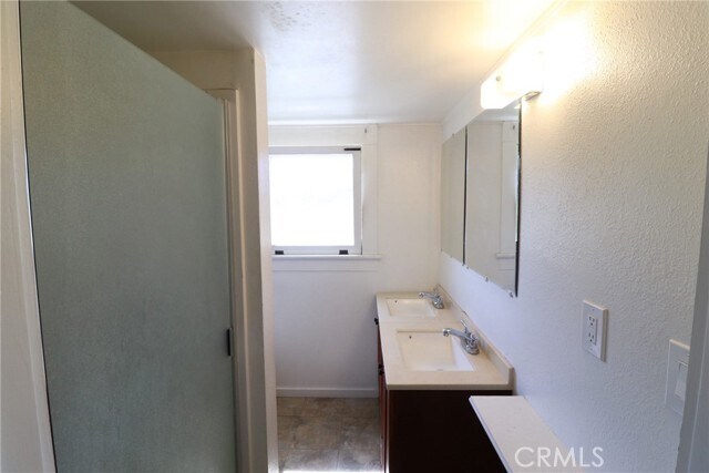 Building Photo - 393 N Shaffer St