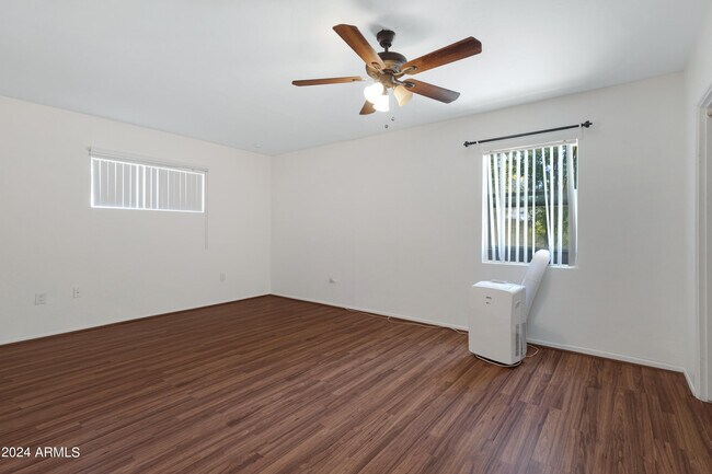 Building Photo - 335 E Solana Dr