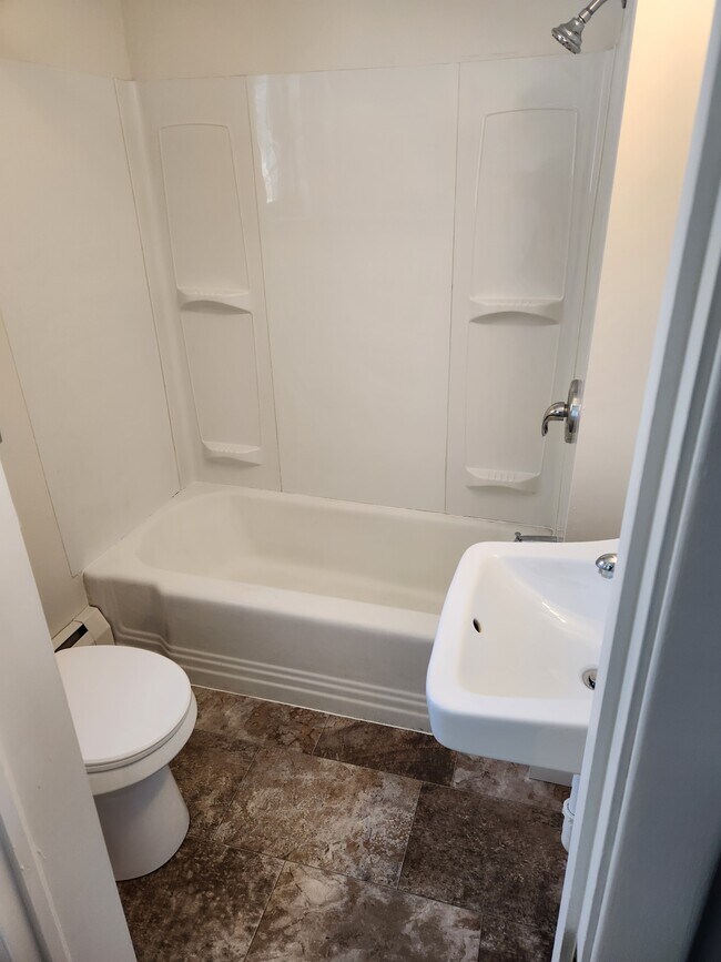 bath - 116 W High St