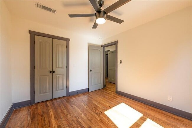 Building Photo - 767 Terry St SE