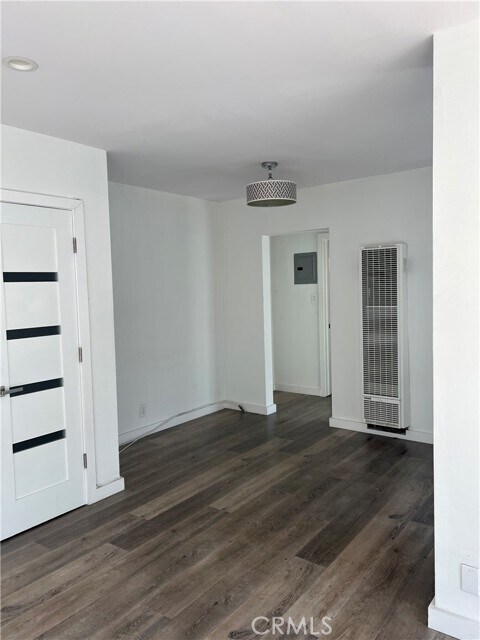 Building Photo - 702 S St Andrews Pl