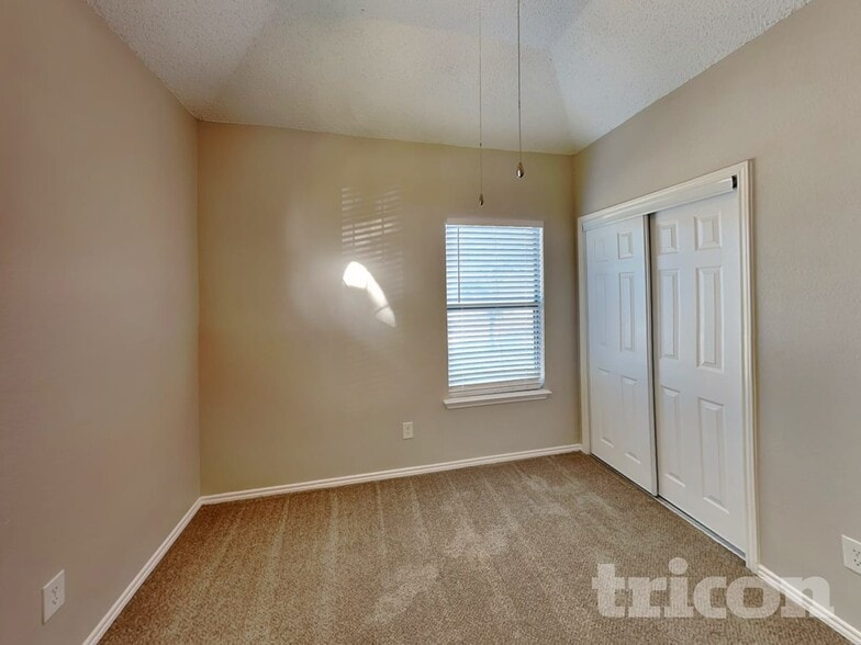 Building Photo - 1130 Dandelion Dr