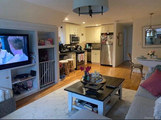 Building Photo - 509 Neptune Blvd