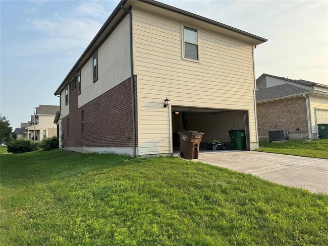 Building Photo - 2916 Cotton Gin Dr