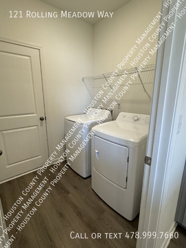 Building Photo - 121 Rolling Mdw Wy