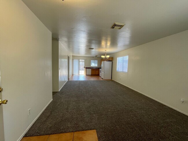 Building Photo - 114 E Medina Rd