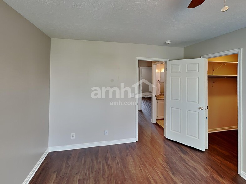 Building Photo - 2049 W 1175 S