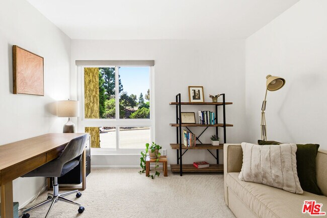 Building Photo - 5625 Green Valley Cir