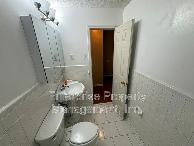 Building Photo - 3182 Casann Cove