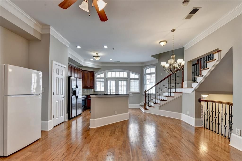 Building Photo - 813 Clifton Heights Ln NE