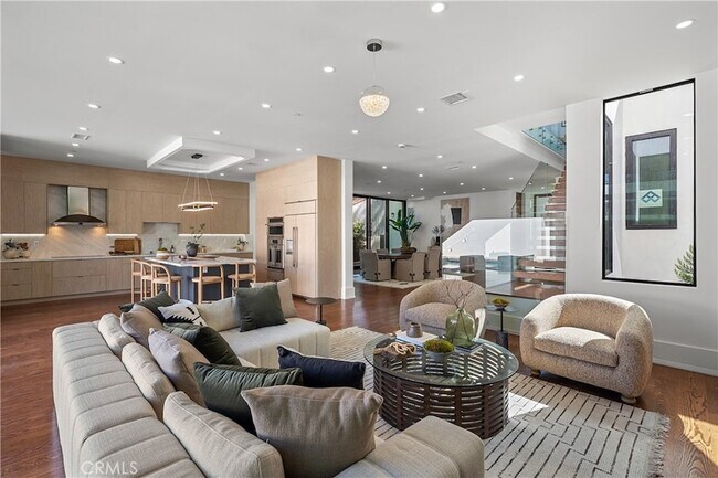 Building Photo - 14519 Greenleaf St