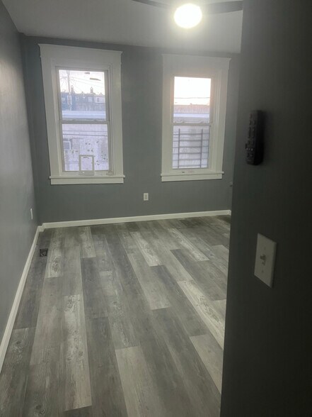 Building Photo - 2311 W Lexington St