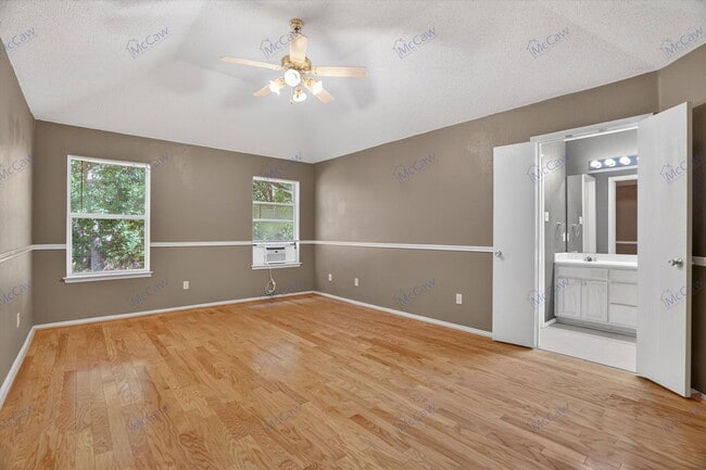 Building Photo - 549 Dylan Ct