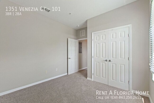 Building Photo - 1351 Venezia Ct