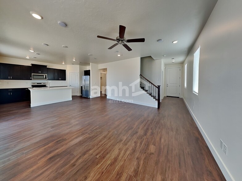 Building Photo - 6750 W Spriggel St