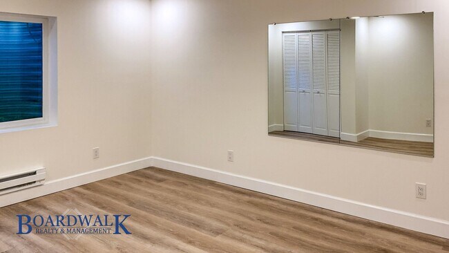 Building Photo - Modern Living Meets Mountain Lifestyle in Sandy