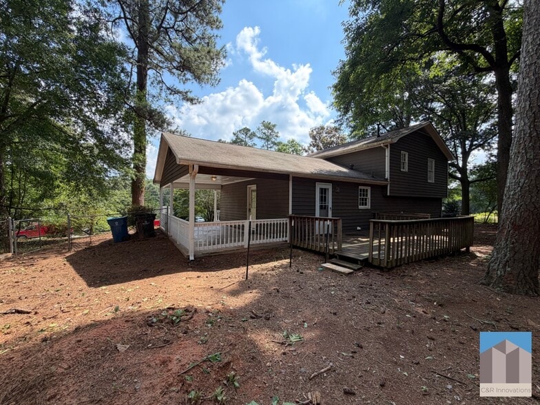 Building Photo - 734 Marthas Dr