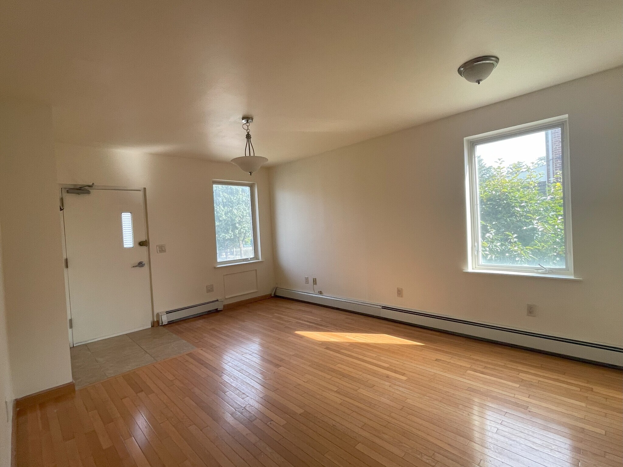 Building Photo - 217 Graff Ave