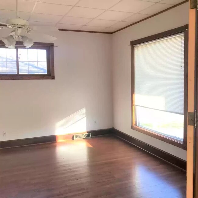 Den/5th bedroom with closet and hanging rack - 320 McCabe St