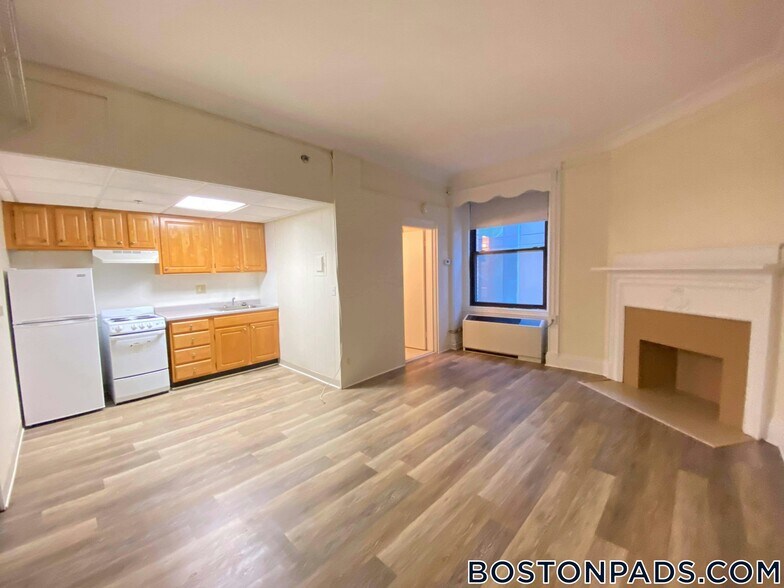 Building Photo - 62 Boylston St