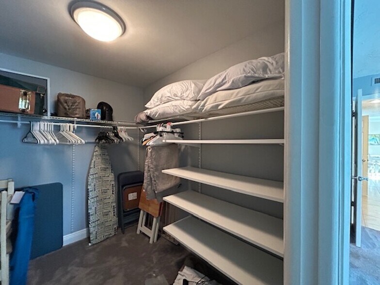 Building Photo - 4340 Falmouth Dr