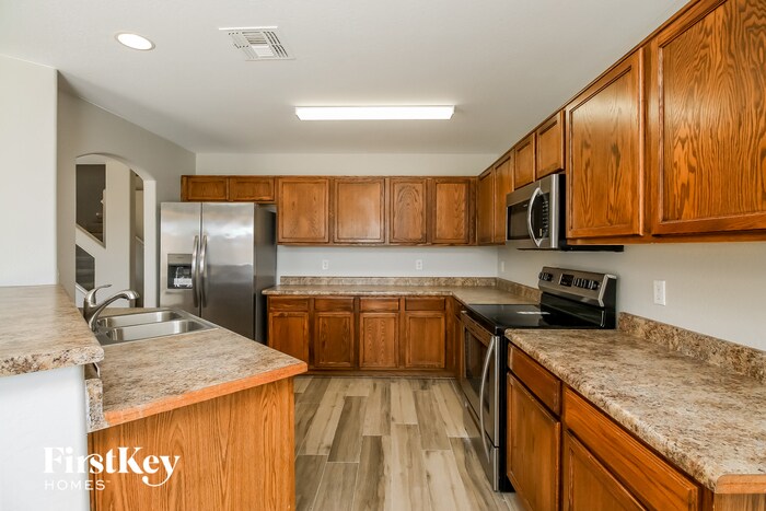 Building Photo - 1039 E Mayfield Dr