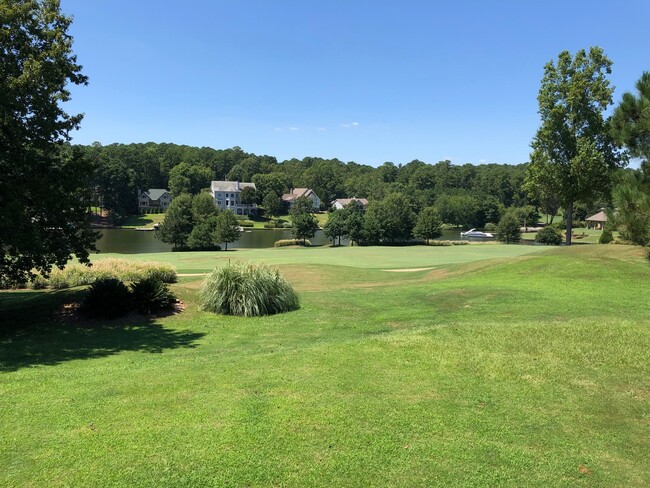 Building Photo - Spacious Lake and Golf View Home