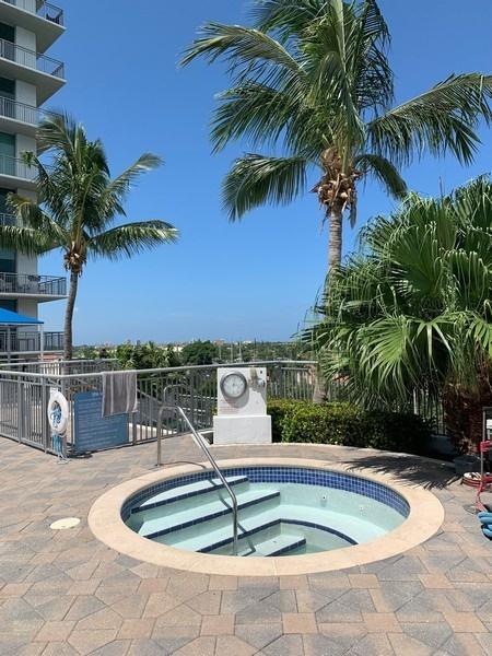 Building Photo - 300 S Australian Ave