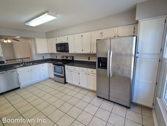 Building Photo - 3 br, 3.5 bath House - 7117 Gresham Court ...