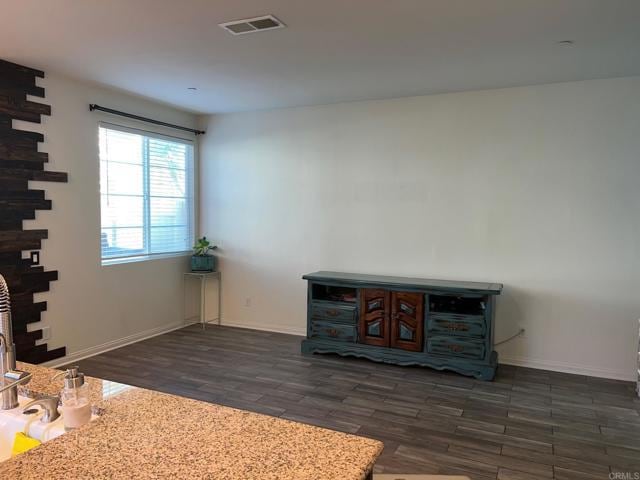Building Photo - 1707 Frangipani Ave