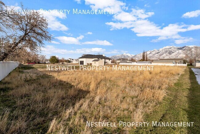 Building Photo - 353 Redberry Rd