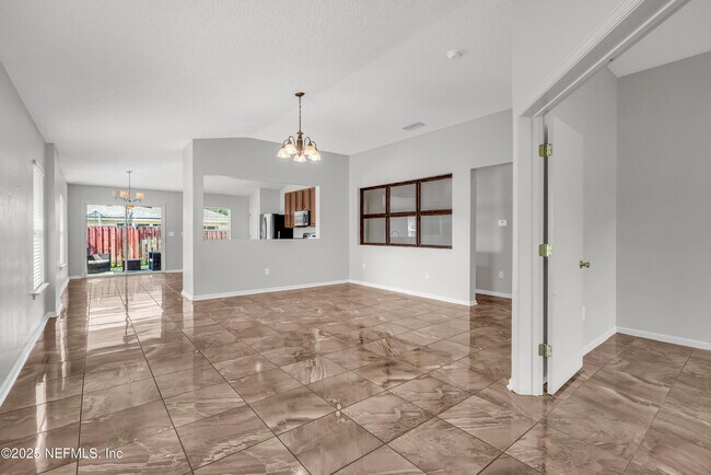 Building Photo - 1413 Heather Ct