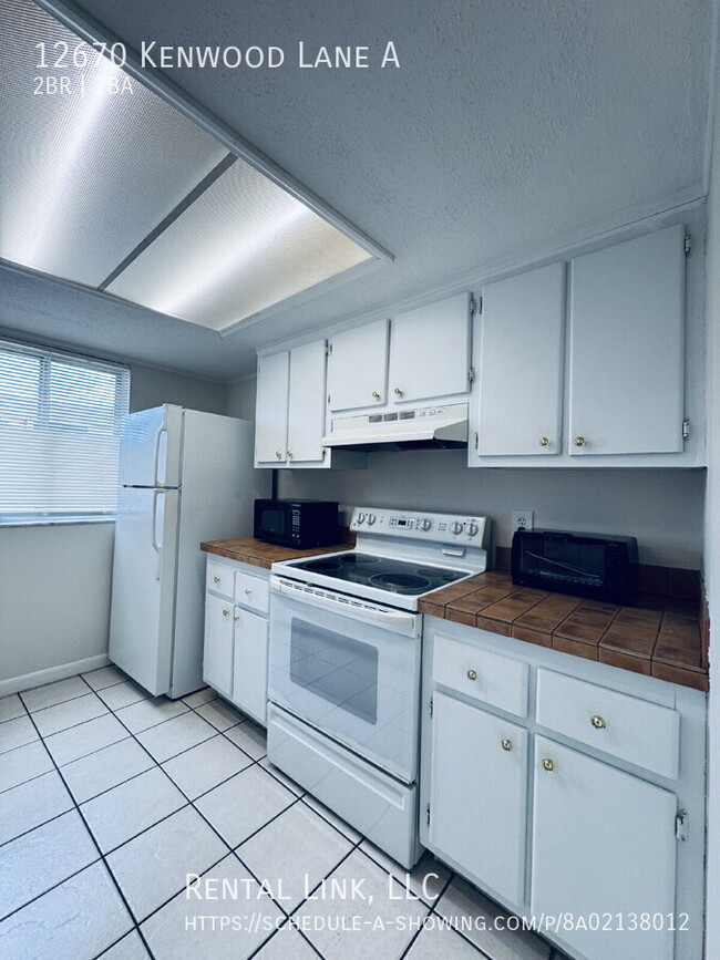 Building Photo - 12670 Kenwood Ln
